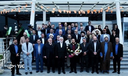 استقبال استاندار گلستان از قهرمان مسابقات جهانی قرآن + تصاویر
