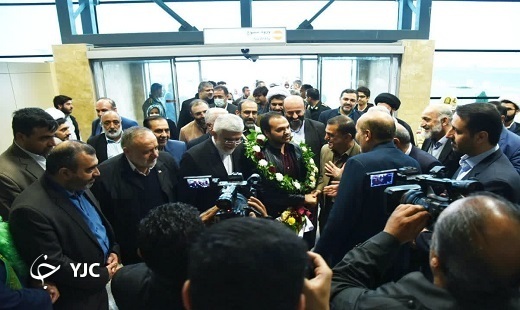 استقبال استاندار گلستان از قهرمان مسابقات جهانی قرآن + تصاویر