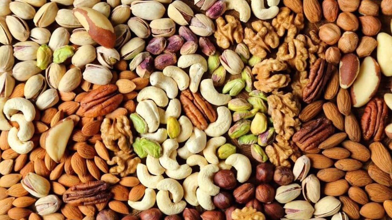 کاهش ۱۰ درصدی نرخ آجیل و خشکبار در مشهد