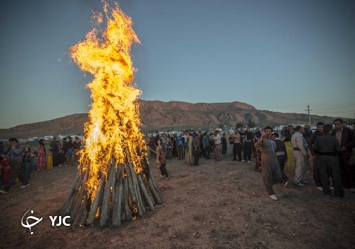 برپایی آتش نوروز در مناطق کردنشین میراثی ماندگار از گذشته تا به امروز