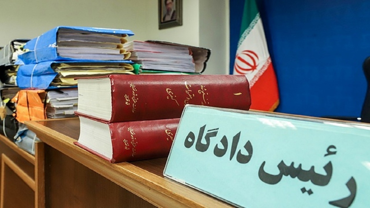 کیفرخواست صادق زیباکلام و آذر منصوری صادر شد