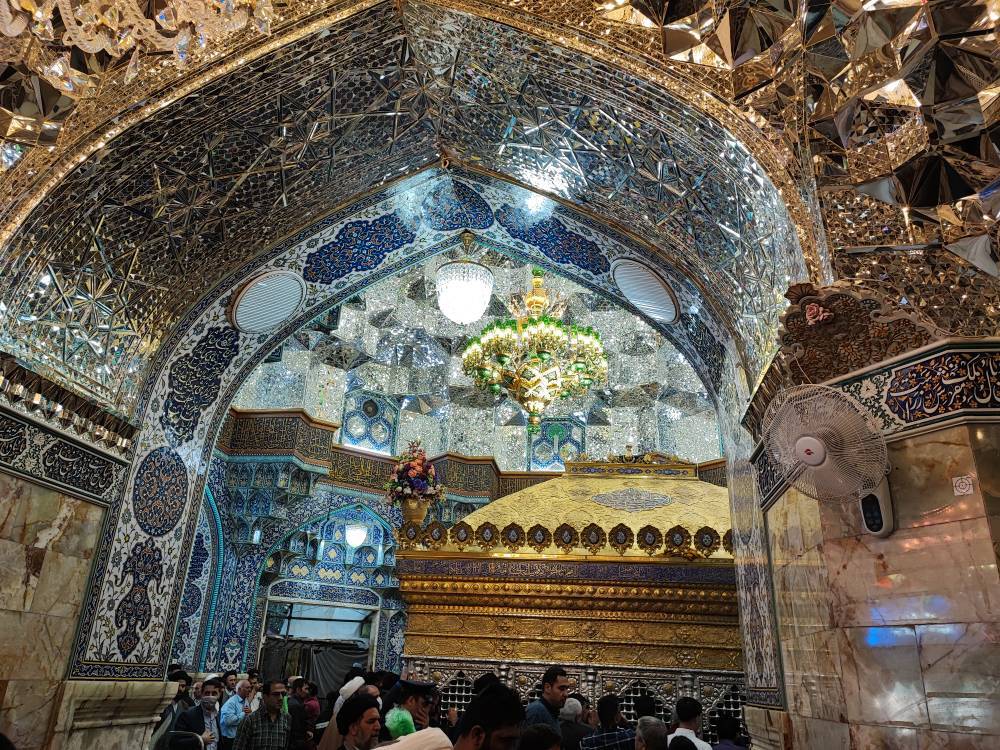 حضور زائران در حرم حضور زائران در حرم