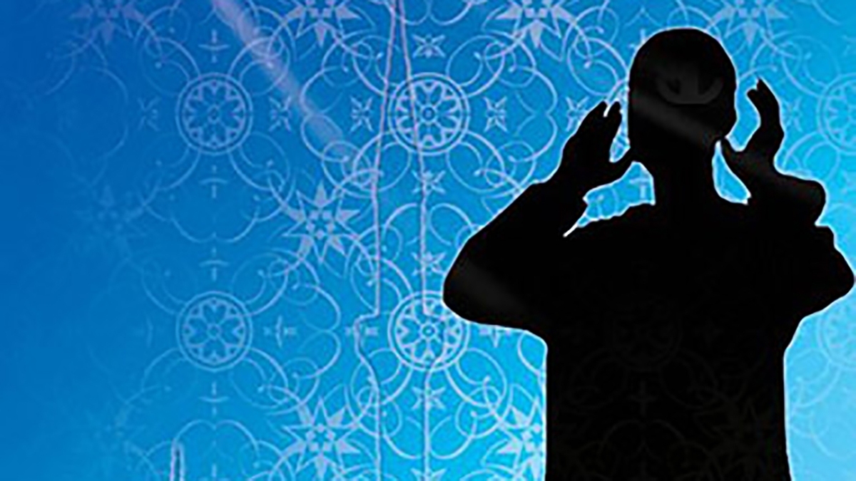 اذان گفتن مجری تلویزیون روی آنتن زنده + فیلم