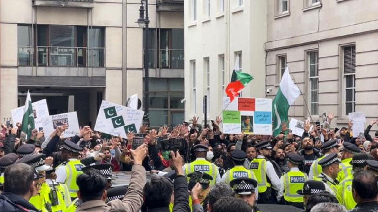 حامیان عمران خان در لندن تظاهرات کردند