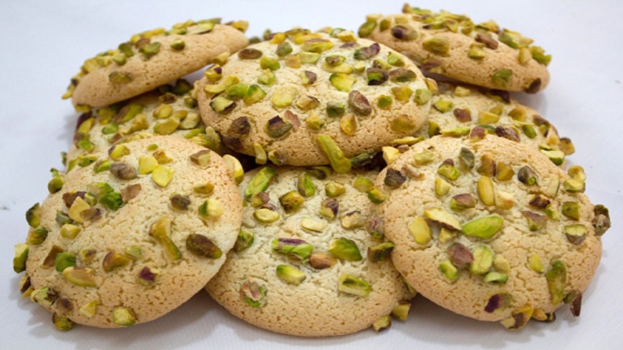 قرابیه شیرینی سنتی و خوشمزه تبریز قرابیه شیرینی سنتی و خوشمزه تبریز