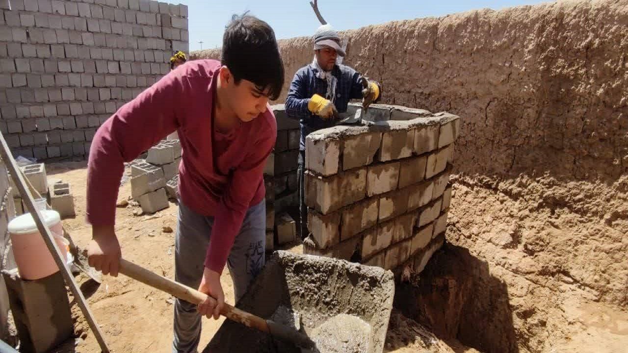 گوشه‌هایی از اقدامات جهادی شهید حسین گزلخو در مناطق محروم کرمان