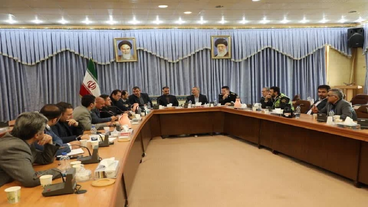 حذف و استانداردسازی سرعت‌گیر‌های غیراستاندارد اردبیل در حال انجام است