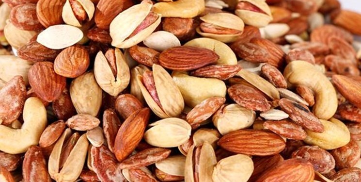 تهیه ۲۵۰۰ بسته آجیل شب عید برای نیازمندان