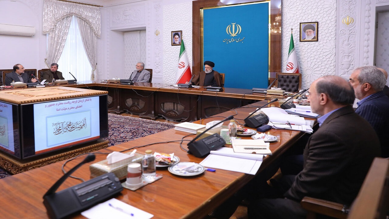 نشان ایران‌شناسی به نشان‌های دولتی اضافه شد
