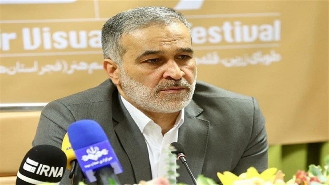 مدیرکل هنر‌های تجسمی از هنرمندان کانون هنری نخبگان شاهد و ایثارگر تقدیر کرد
