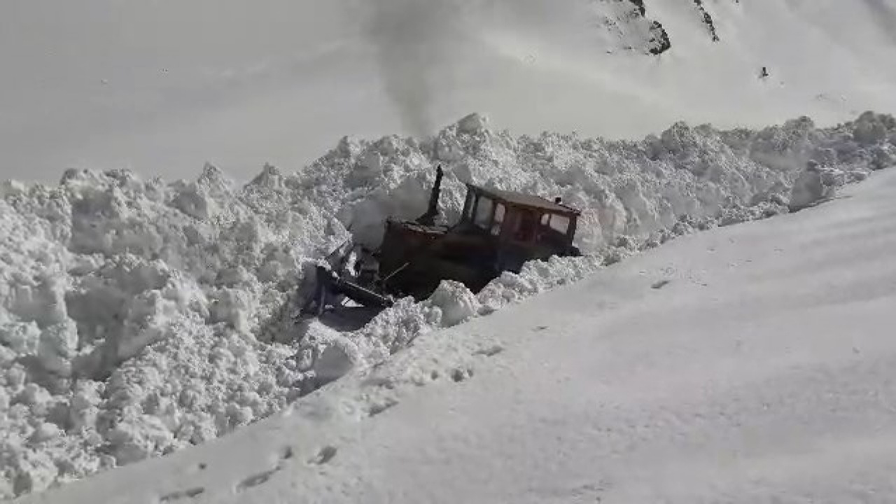 خروج کمران از محاصره برف تا بهار