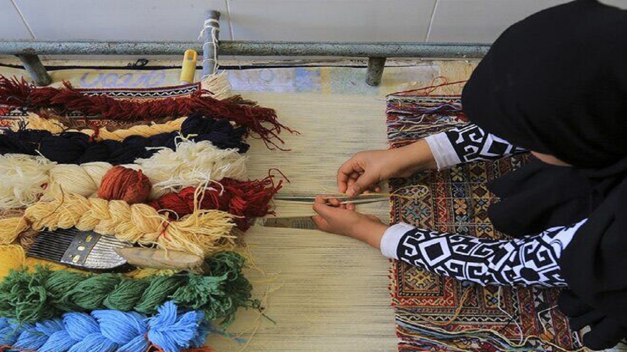 برپایی نمایشگاه سوغات شهر جهانی گلیم شیرکی پیچ