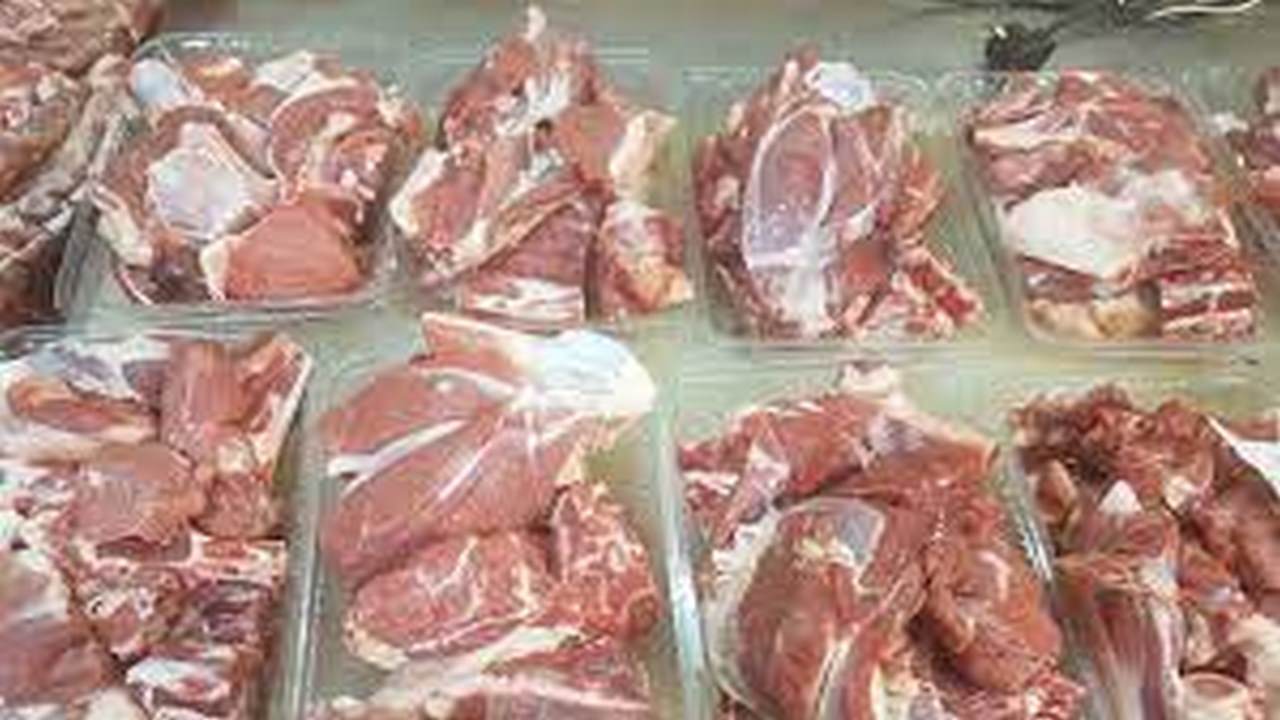 توزیع ۲ تن گوشت گرم بین خانواده‌های نیازمند ایلام