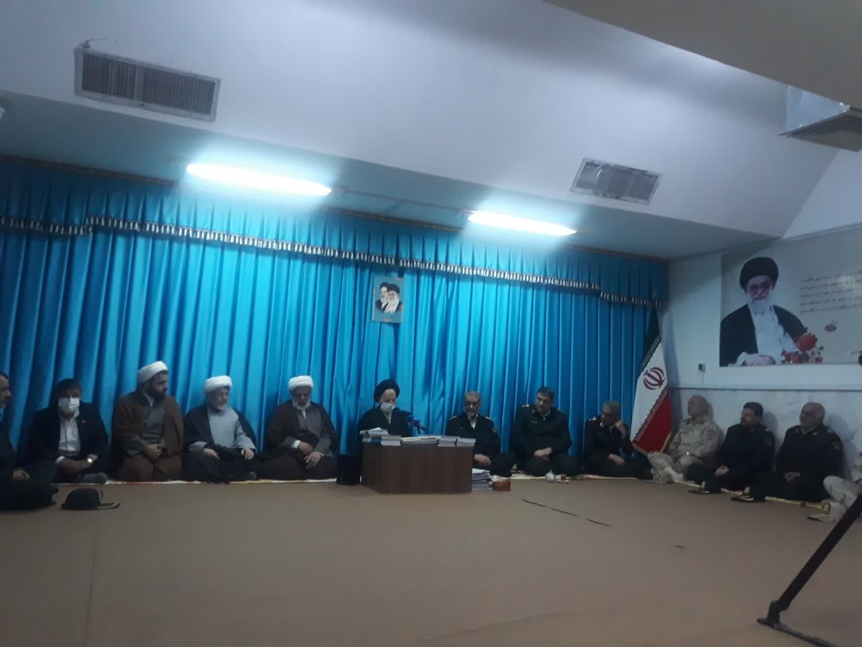 نیروی انتظامی شریک مردم است/نقش موثر نیروی انتظامی در خنثی کردن فتنه‌ها