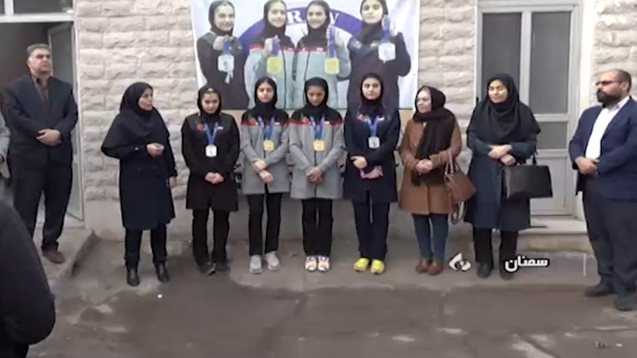 تجلیل از دختران مقام آور مسابقات کاراته در سمنان