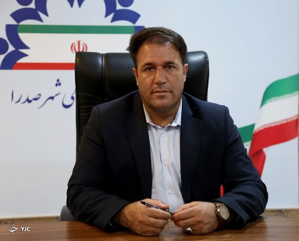 برگزاری مراسم لحظه تحویل سال نو در کنار قبور شهدای گمنام شهر صدرا