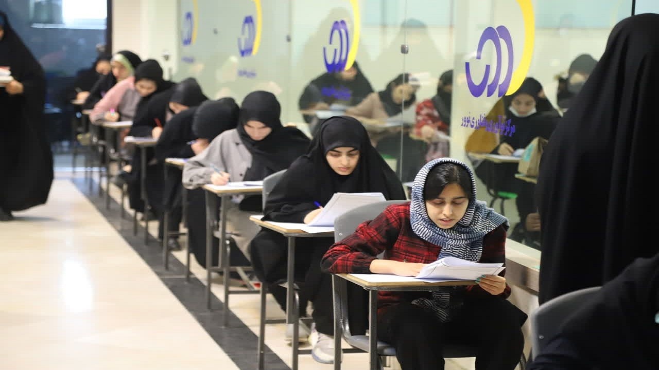 استقبال دانش آموزان مازندرانی از  یار مهربان