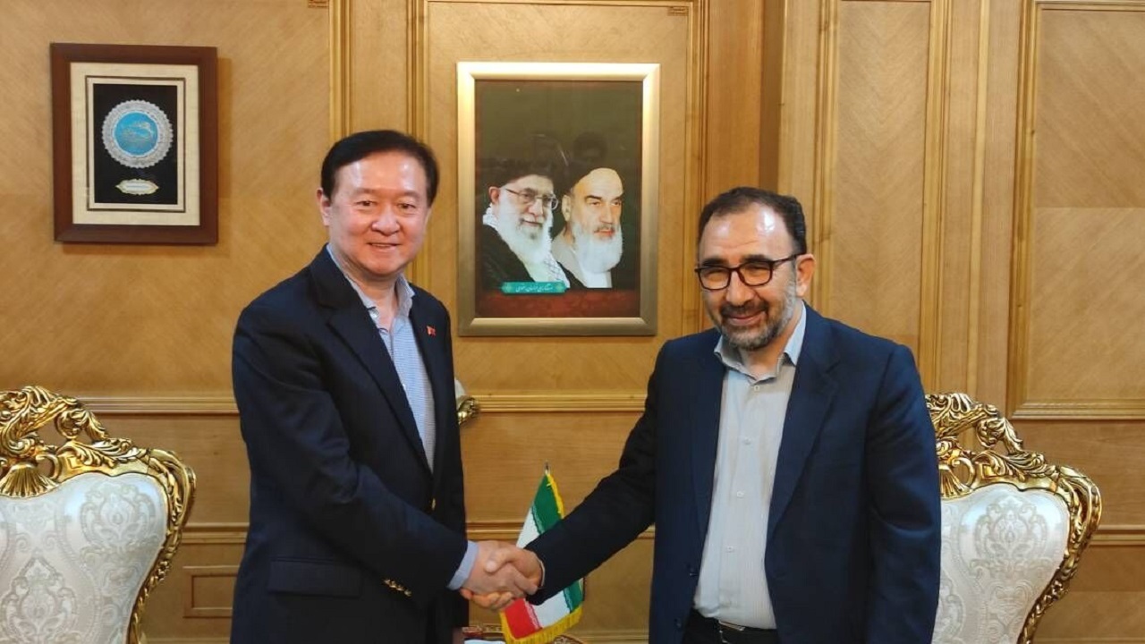 برای عملیاتی کردن سند‌های همکاری ایران و چین تلاش خواهم کرد