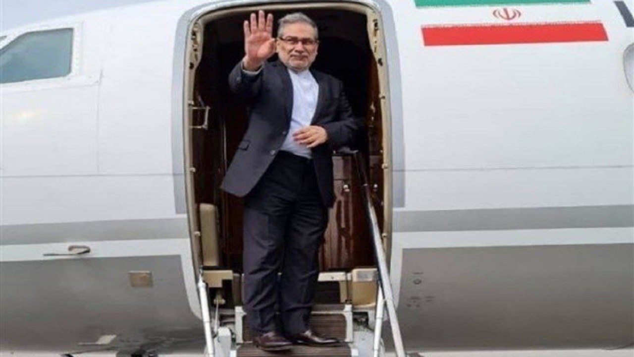 شمخانی با استقبال همتای عراقی وارد بغداد شد