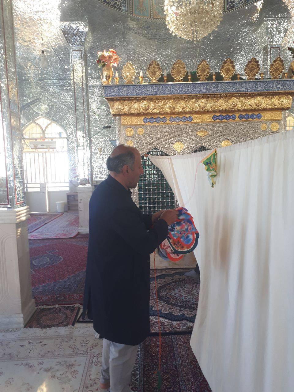 غبارروبی امامزاده باولین غبارروبی امامزاده باولین در آستانه ماه مبارک رمضان + تصاویر