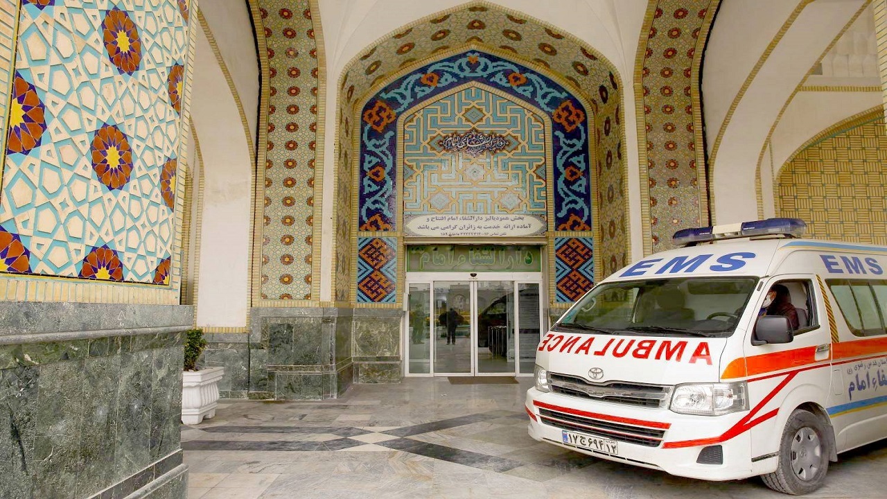 فعالیت سامانه سیار بیمارستانی در جوار حرم مطهر رضوی در آستانه تحویل سال نو