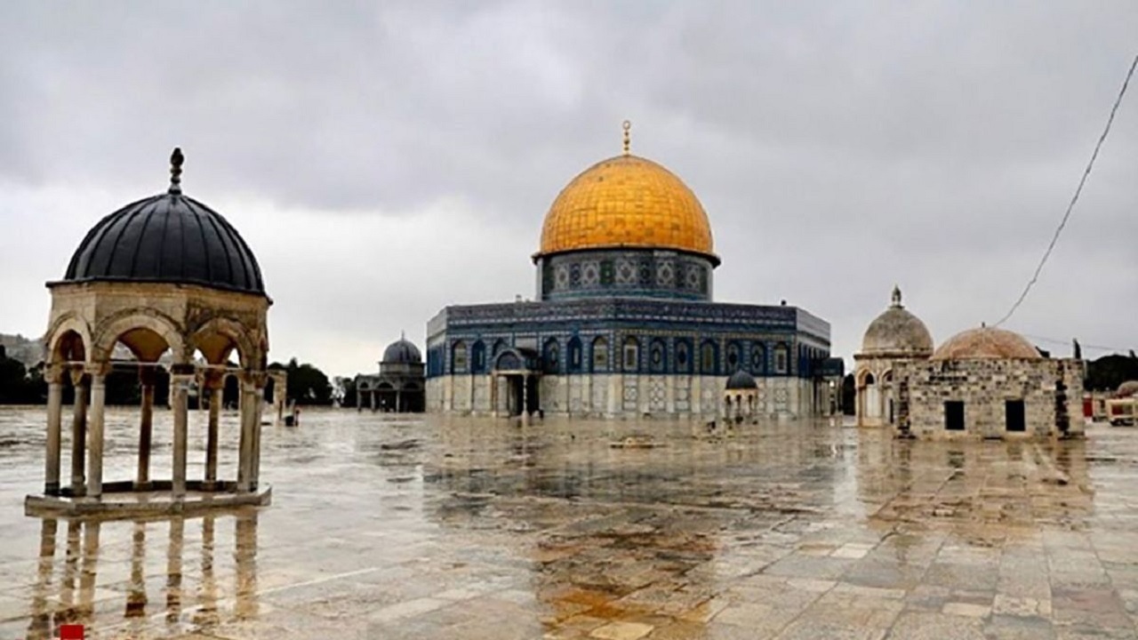 غبار روبی مسجد الاقصی در آستانه ماه مبارک رمضان