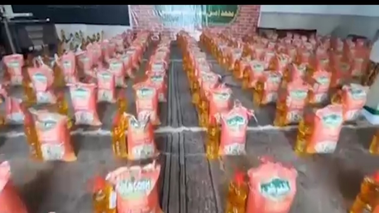 توزیع ۸۰۰ بسته معیشتی میان مهاجران افغانستانی + فیلم 