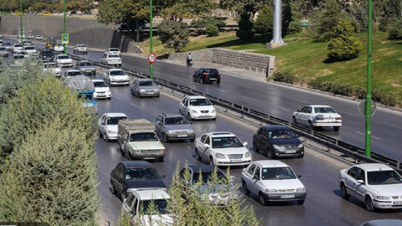 کمبود پارکینگ در ساختمان‌های شهرکرد از عوامل ترافیک سنگین