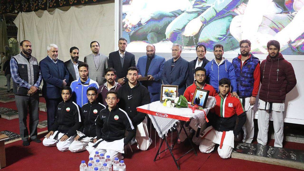 معاون وزیر و مدیران کل ورزش استان&zwnj;ها بر سر مزار سردار دل ها+ تصاویر