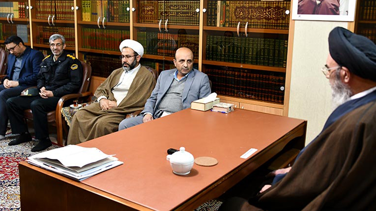 انتقاد امام جمعه اصفهان از کاشت دستوری میلیون‌ها درخت