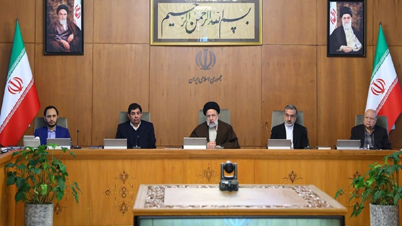 دستگاه‌های اجرایی از سیاست‌های بانک مرکزی برای مدیریت بازار ارز و طلا حمایت کنند