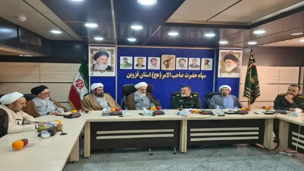 پاسداران آینه تمام نمای مکتب عاشورا هستند