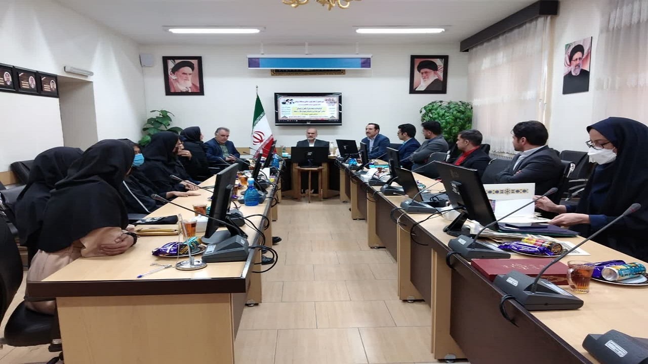 تجلیل از ۲۱ دانش آموز مقام آور در مسابقات کشوری