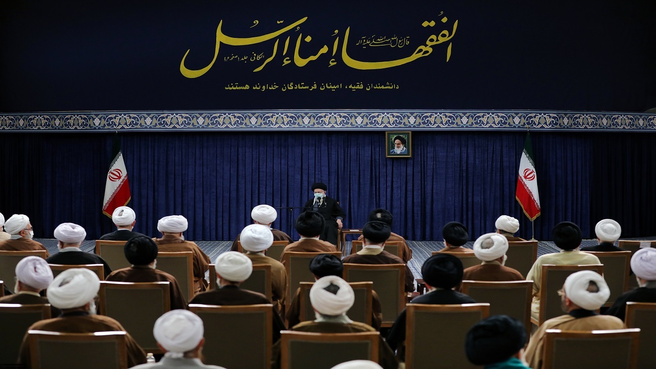 رهبر انقلاب: هیچ‌کس نمی‌تواند قوی بودن بنیه‌ مردمی جمهوری اسلامی را کتمان کند