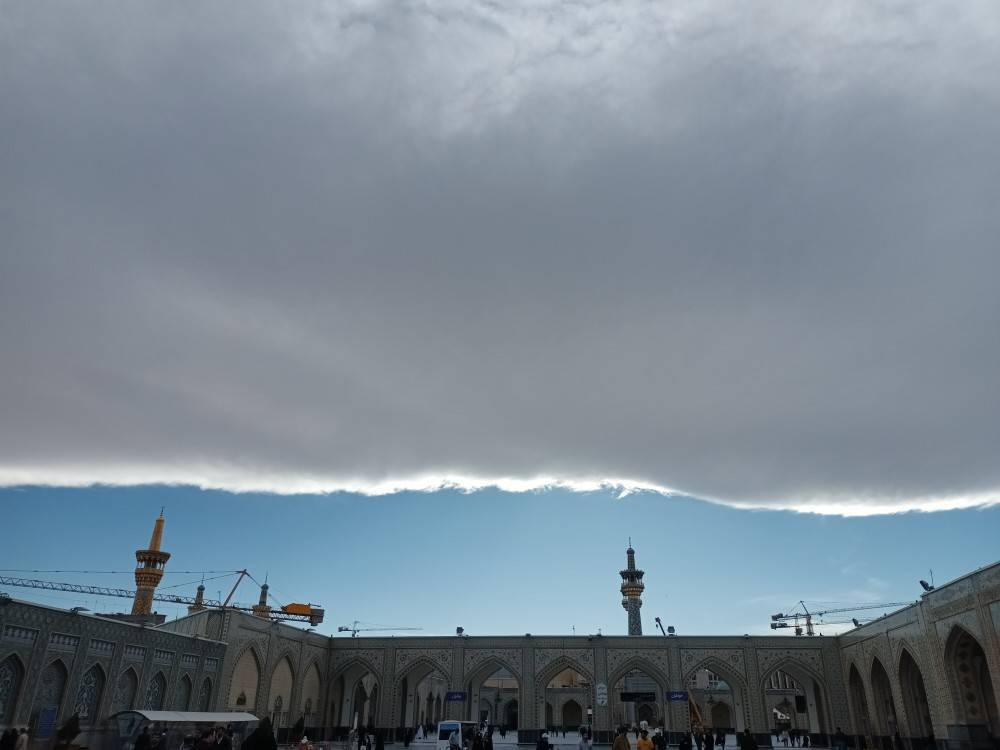 نمایی از یک روز ابری بر فراز حرم امام رضا (ع) + تصاویر