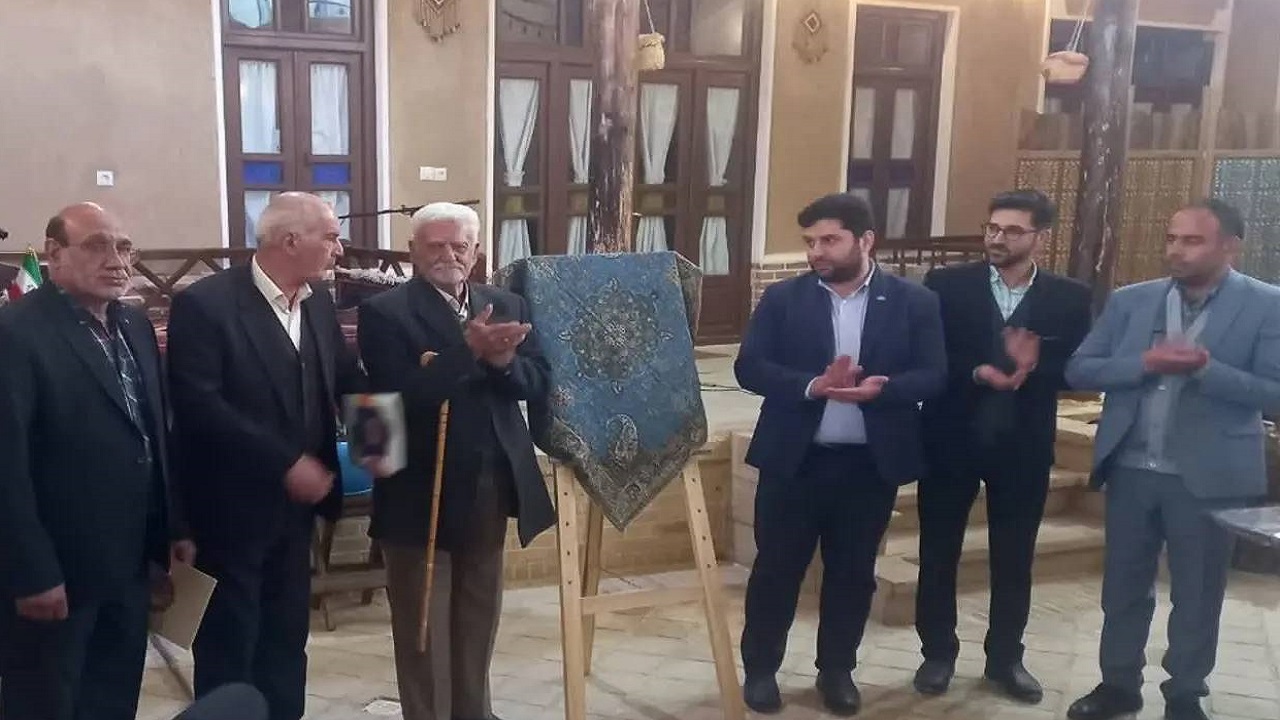 رونمایی کتاب «قالان سوزلر» نوشته همایون علیدوستی در شهرکیان