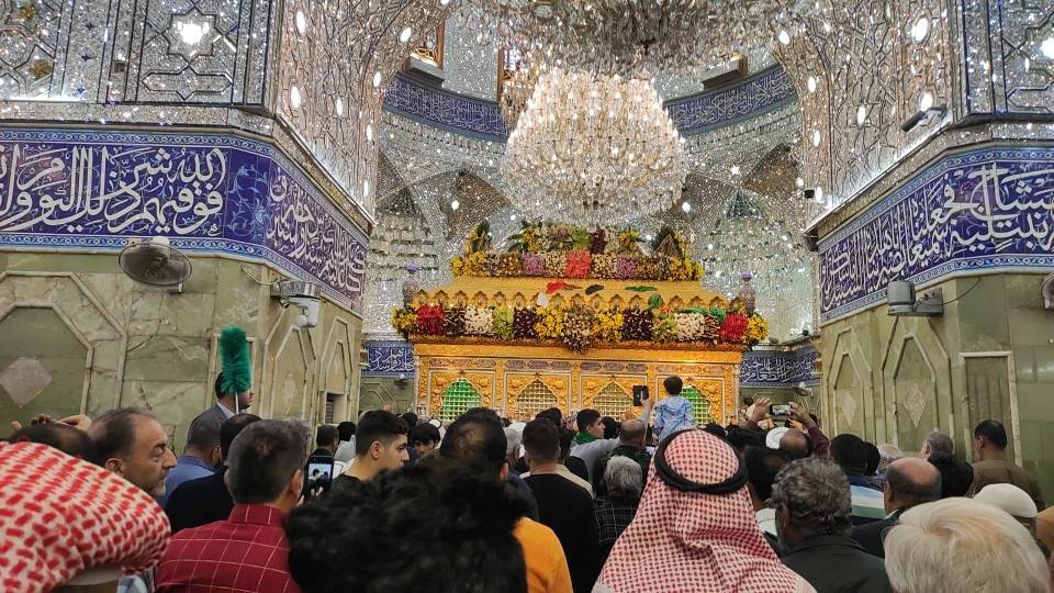 تصاویر حرم امام حسین (ع) درشب میلاد