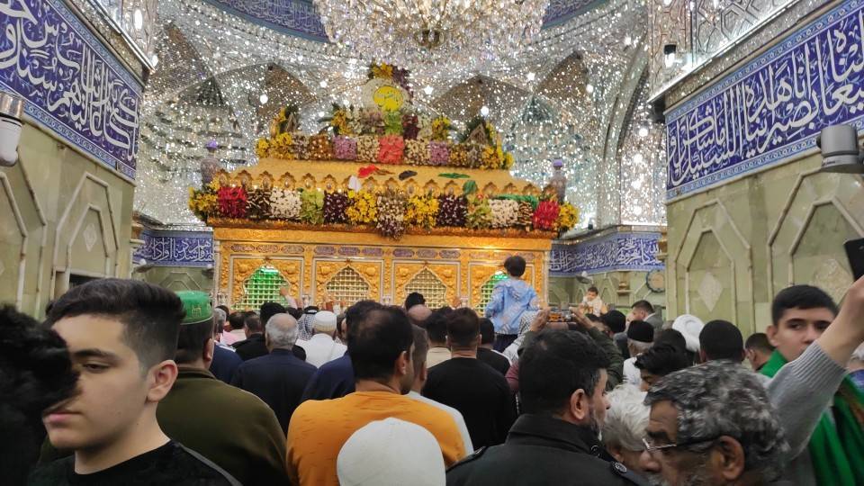 تصاویر حرم امام حسین (ع) درشب میلاد