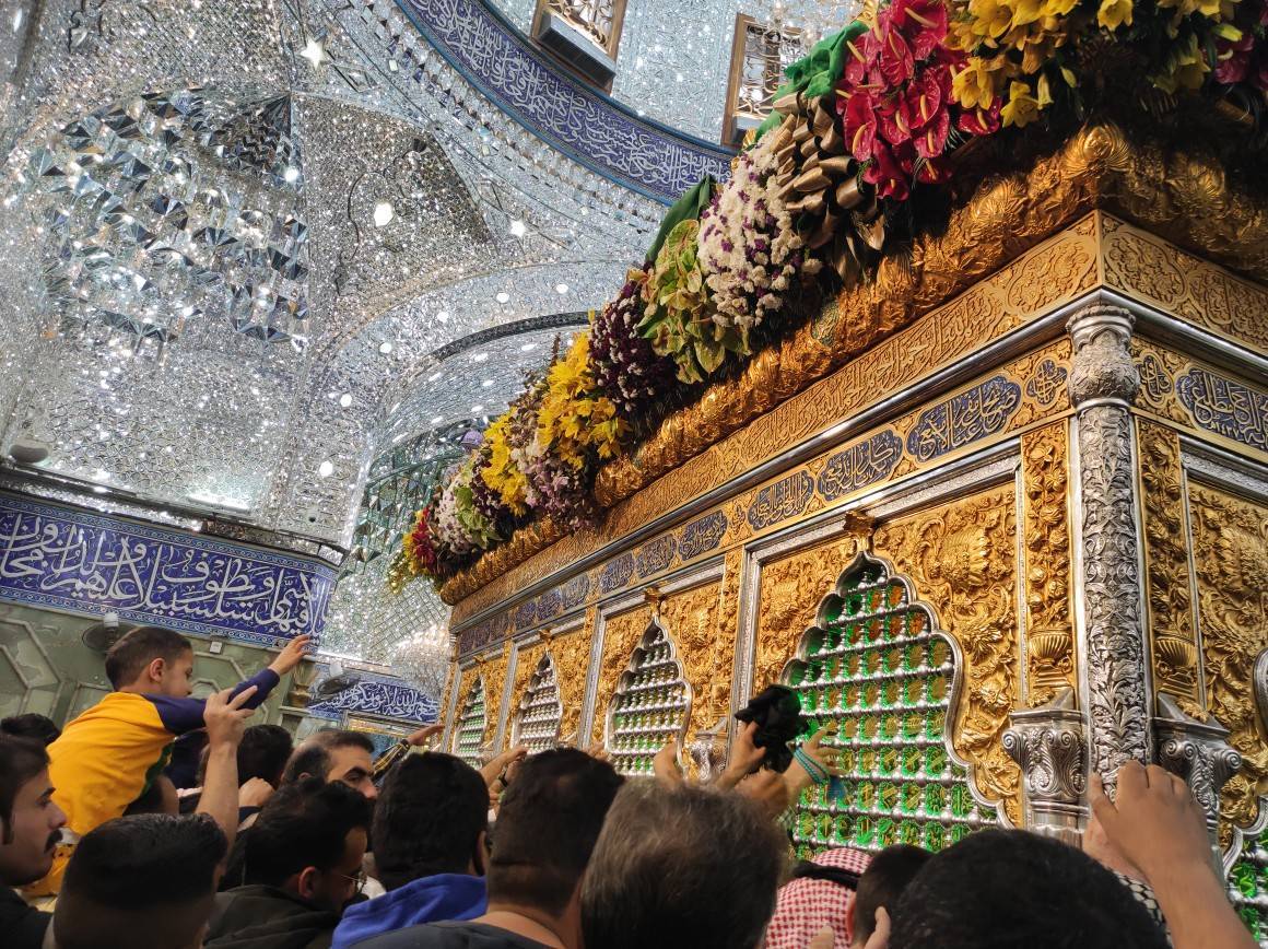 تصاویر حرم امام حسین (ع) درشب میلاد