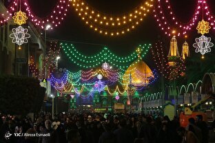 حال و هوای بین الحرمین در شب ولادت امام حسین (ع)