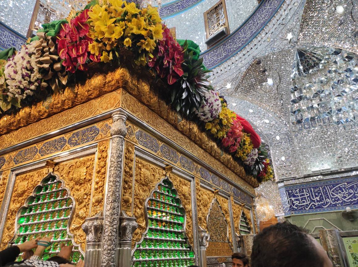 حرم حضرت عباس در شب میلاد