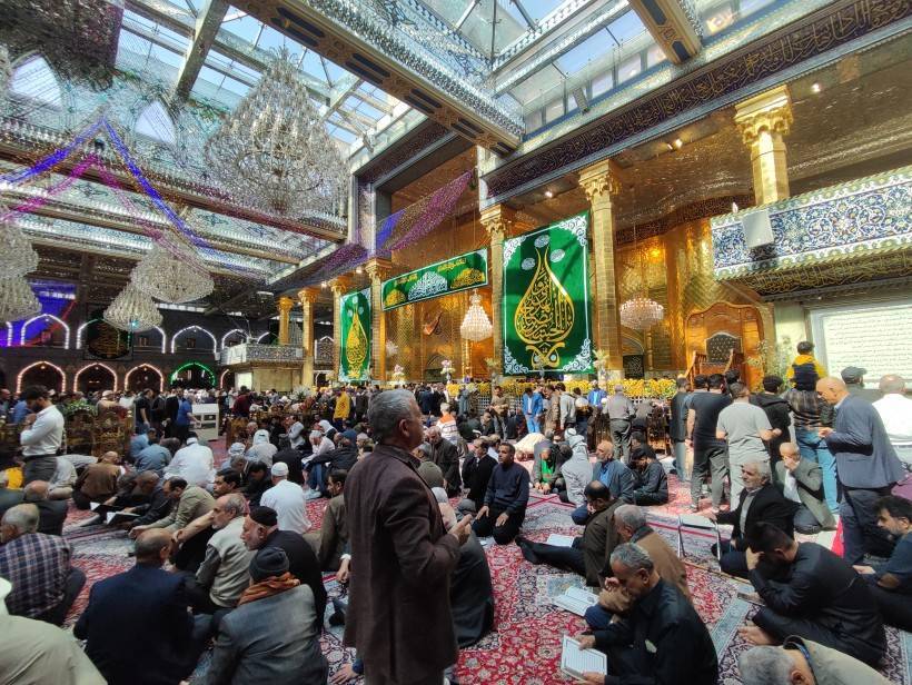 زائران در شب میلاد