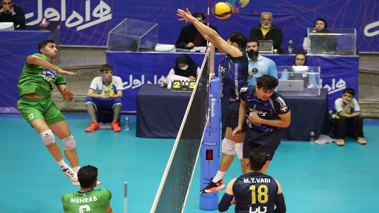 مصاف هراز و پیکان در نیمه نهایی لیگ برتر والیبال