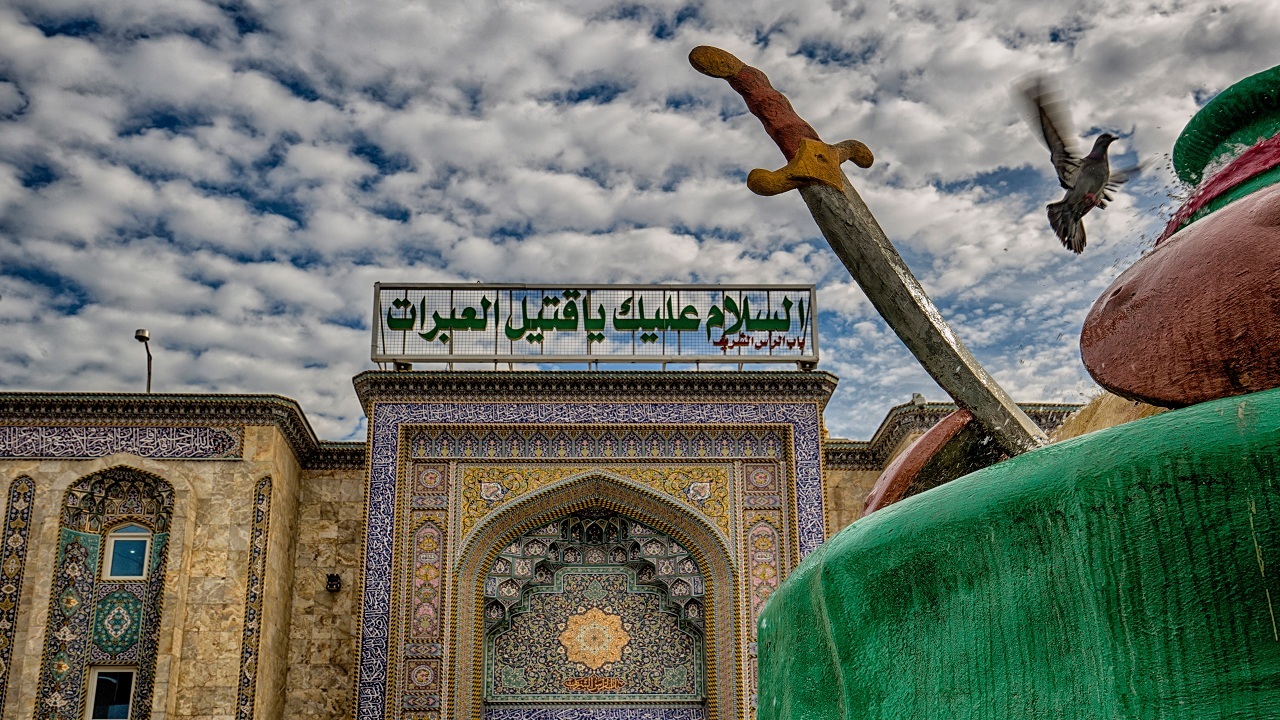 ای علمدارترین علمدارها / آیا امام حسین(ع) به علمدارش پناه برد؟