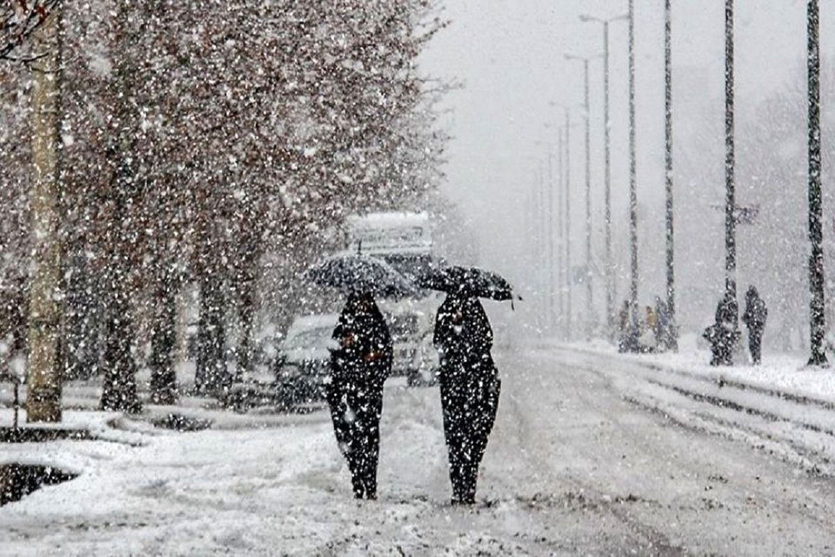 آخرین تلاش&zwnj;های زمستان برای دلبری از چهره مشهد+تصاویر