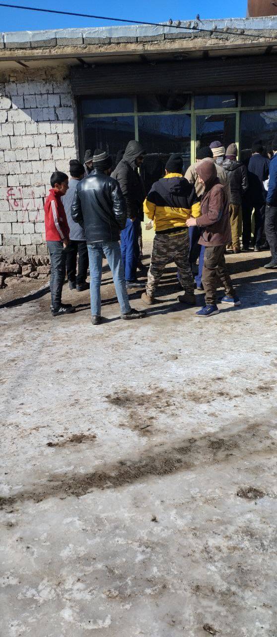 پخت نان سهیمه&zwnj;ای گلایه اهالی روستای کاپوت شد + تصاویرروستایی در خوی که نان آن سهمیه ای شد + تصاویردر این روستا بیش از 3 نان به هر نفر نمی هند + تصاویر