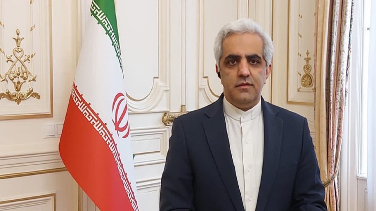 غرب در جایگاه قضاوت و موعظه دیگران نیست