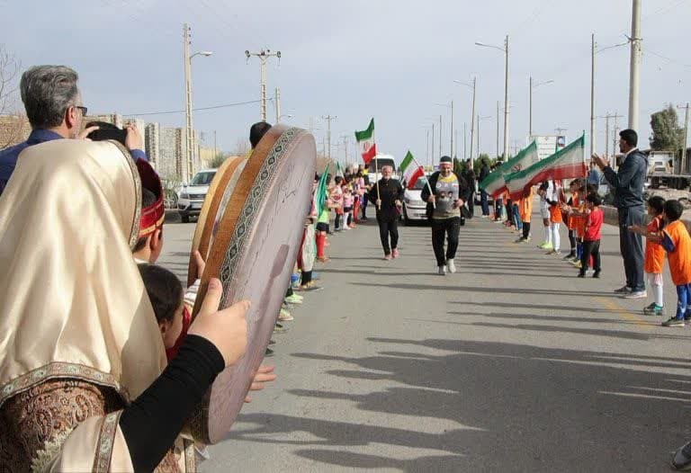 رهروان مکتب حاج قاسم از رفسنجان تا نوق را دویدند
