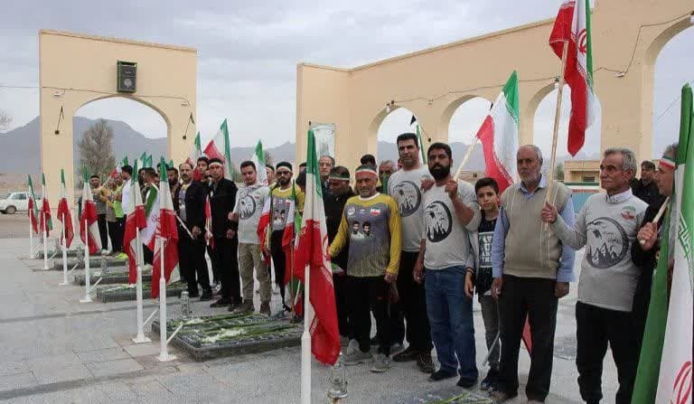 رهروان مکتب حاج قاسم از رفسنجان تا نوق را دویدند