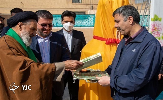 یادمان آذر یزدی در زادگاهش به بهره برداری رسید+ تصاویر